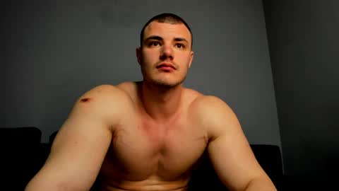 Snapshot of troy_bigtitan chatting on 04.22.26 Troy online show from 04.22.26