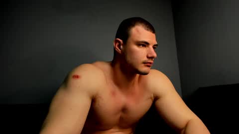 Snapshot of troy_bigtitan chatting on 04.25.26 Troy online show from 04.25.26
