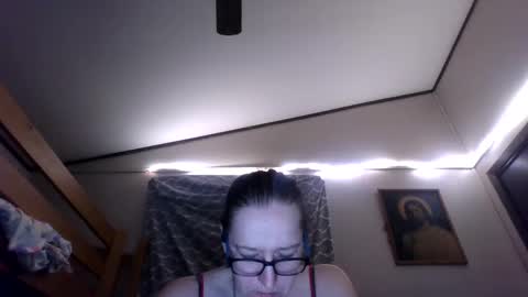 Snapshot of truckerswifetobe chatting on 12.12.24 TruckersWifeToBe online show from 12.12.24