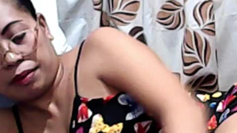 Snapshot of truefilipinabeauty chatting on 10.02.25 emily online show from 10.02.25