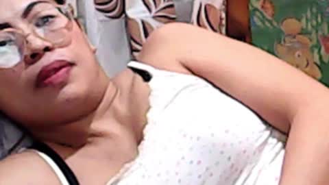 Snapshot of truefilipinabeauty chatting on 10.08.25 emily online show from 10.08.25