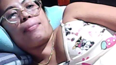 Snapshot of truefilipinabeauty chatting on 10.25.25 emily online show from 10.25.25