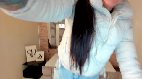 Snapshot of truelove_art chatting on 01.21.25 online show from 01.21.25