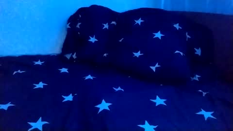 Snapshot of trypophob1a chatting on 12.31.24 Emilum online show from 12.31.24