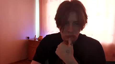 Snapshot of trypophob1a chatting on 01.29.25 Emilum online show from 01.29.25