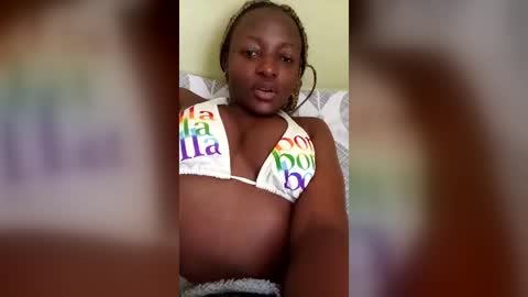 Snapshot of trysha_babe chatting on 06.27.26 Pauline online show from 06.27.26