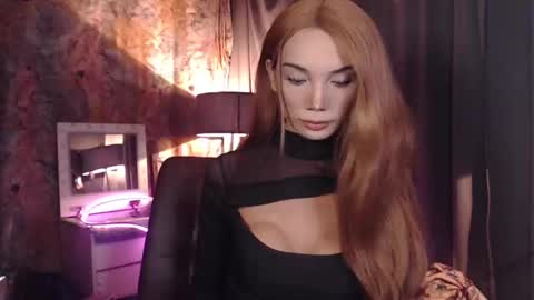 Snapshot of ts_athisa chatting on 02.22.25 ts_athisa online show from 02.22.25