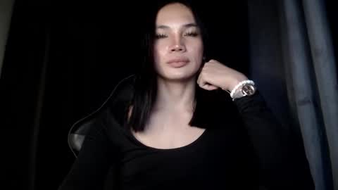 Snapshot of ts_athisa chatting on 11.17.25 ts_athisa online show from 11.17.25
