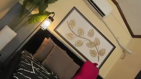 Saskia online show from 01.24.25