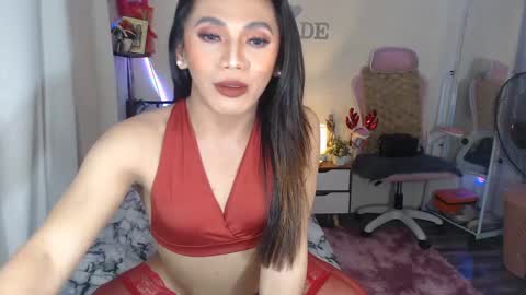 Snapshot of ts_jadexxx chatting on 12.08.24 Jade online show from 12.08.24