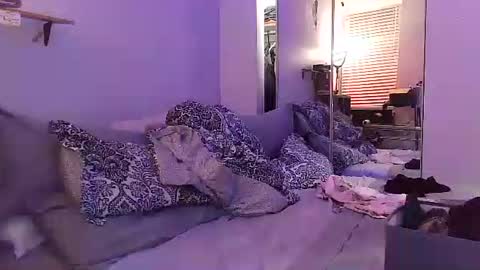 Amber White online show from 09.15.25