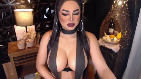 Snapshot of tsdarkdevon chatting on 01.14.25 tsdarkdevon online show from 01.14.25