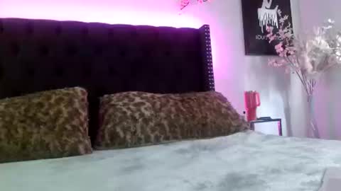 TsKendallVuittonxo online show from 10.09.25