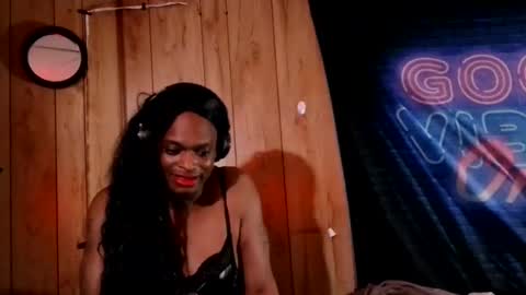 Snapshot of tsnitra chatting on 09.16.25 TsNitra online show from 09.16.25