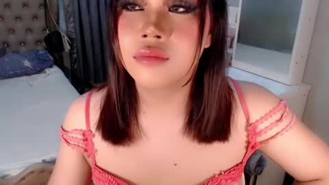 Snapshot of tsscarlett_xx chatting on 05.28.26 jayvie online show from 05.28.26