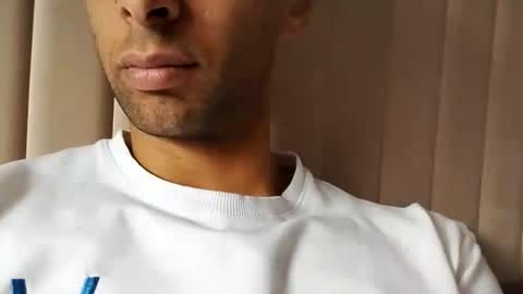 Snapshot of tunisiensexyguy chatting on 12.21.24 TunisienSexyGuy online show from 12.21.24