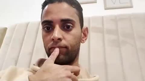 Snapshot of tunisiensexyguy chatting on 02.10.25 TunisienSexyGuy online show from 02.10.25