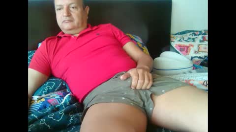 Snapshot of tuserasmia chatting on 01.18.25 Mario Ramirez online show from 01.18.25