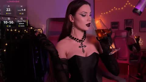 Snapshot of tv_miss chatting on 09.11.25 Miss Veth online show from 09.11.25