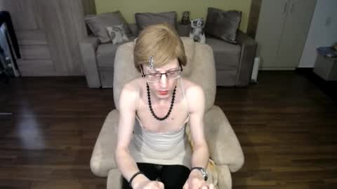 Snapshot of tvclementine chatting on 03.31.26 Clementine online show from 03.31.26