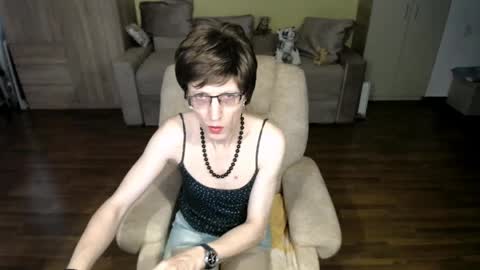 Snapshot of tvclementine chatting on 04.03.26 Clementine online show from 04.03.26