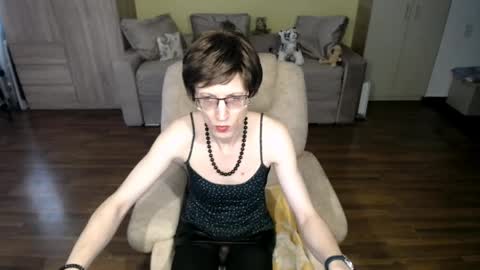 Snapshot of tvclementine chatting on 04.06.26 Clementine online show from 04.06.26