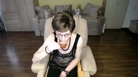 Snapshot of tvclementine chatting on 04.13.26 Clementine online show from 04.13.26