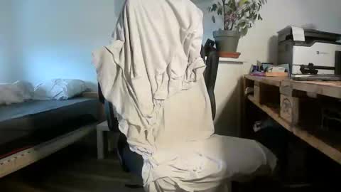 Snapshot of tw1ky9o chatting on 01.12.25 Tobi online show from 01.12.25