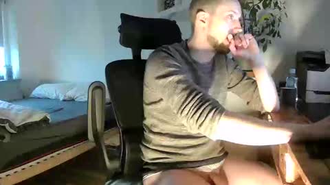 Snapshot of tw1ky9o chatting on 01.15.25 Tobi online show from 01.15.25