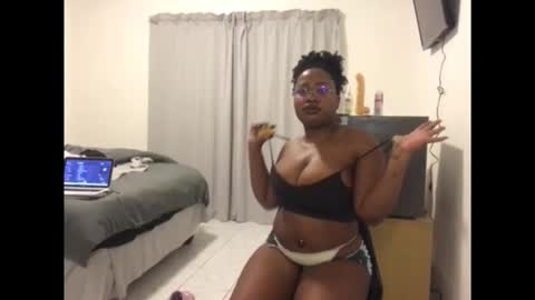 Snapshot of twerkingtemptress chatting on 05.28.26 Twerking Temptress online show from 05.28.26