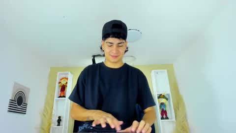 Snapshot of twink_bunny chatting on 09.22.25 samu online show from 09.22.25