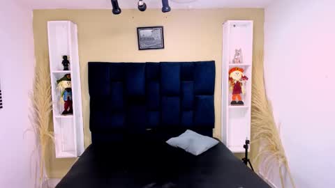 Snapshot of twink_bunny chatting on 10.08.25 samu online show from 10.08.25