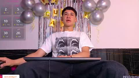 Snapshot of twink_daren chatting on 05.06.26 Mr Daren online show from 05.06.26