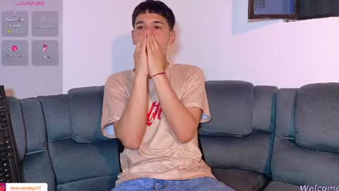 Snapshot of twink_daren chatting on 05.11.26 Mr Daren online show from 05.11.26