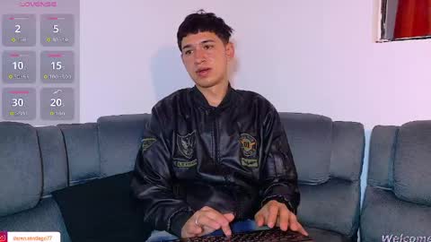 Snapshot of twink_daren chatting on 05.16.26 Mr Daren online show from 05.16.26