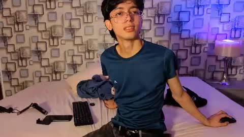 Snapshot of twink_sebas7 chatting on 07.07.26 Sebastin online show from 07.07.26