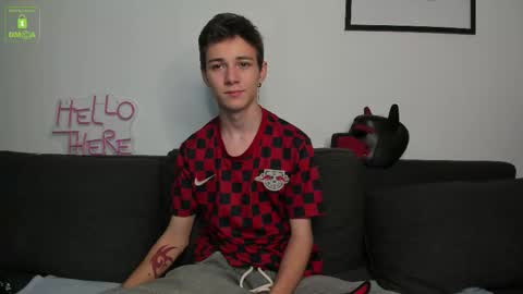 Snapshot of twinkguy_slim chatting on 09.22.25 Viego Pattel online show from 09.22.25