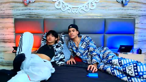 twinslovers_ online show from 09.30.25