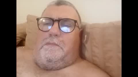 twohats2810 online show from 02.01.26