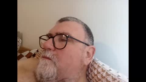 twohats2810 online show from 02.14.26