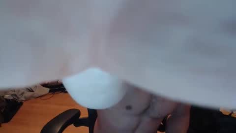 Snapshot of twotwntytwo chatting on 05.25.26 twotwntytwo online show from 05.25.26