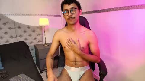 Snapshot of twunkmiguel chatting on 07.16.26 TwunkMiguel online show from 07.16.26