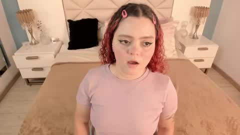 Twiggy online show from 03.15.26