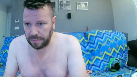 Snapshot of txan9876 chatting on 09.21.25 Txan Chan online show from 09.21.25