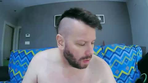 Snapshot of txan9876 chatting on 10.19.25 Txan Chan online show from 10.19.25