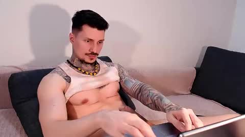 Snapshot of tyagodoll chatting on 02.11.25 tyagodoll online show from 02.11.25