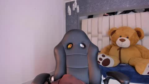  TYLA  online show from 02.14.25