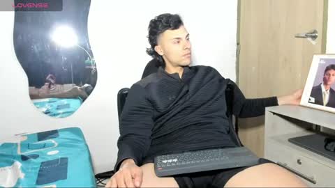 Snapshot of tyler_axel chatting on 07.06.26 tyler_axel online show from 07.06.26