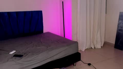 tyler_bell_ online show from 04.11.26