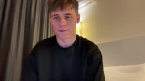 Snapshot of tyler_garrner chatting on 10.09.25 tyler_garrner online show from 10.09.25